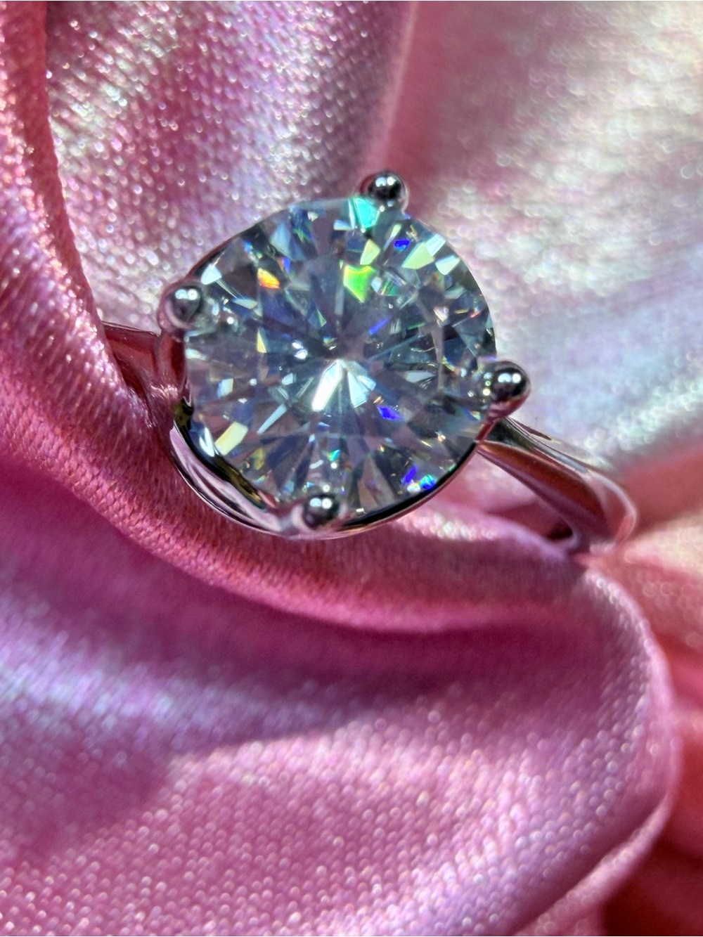 New Moissanite Ring 1 Ct with classic solitaire stone.